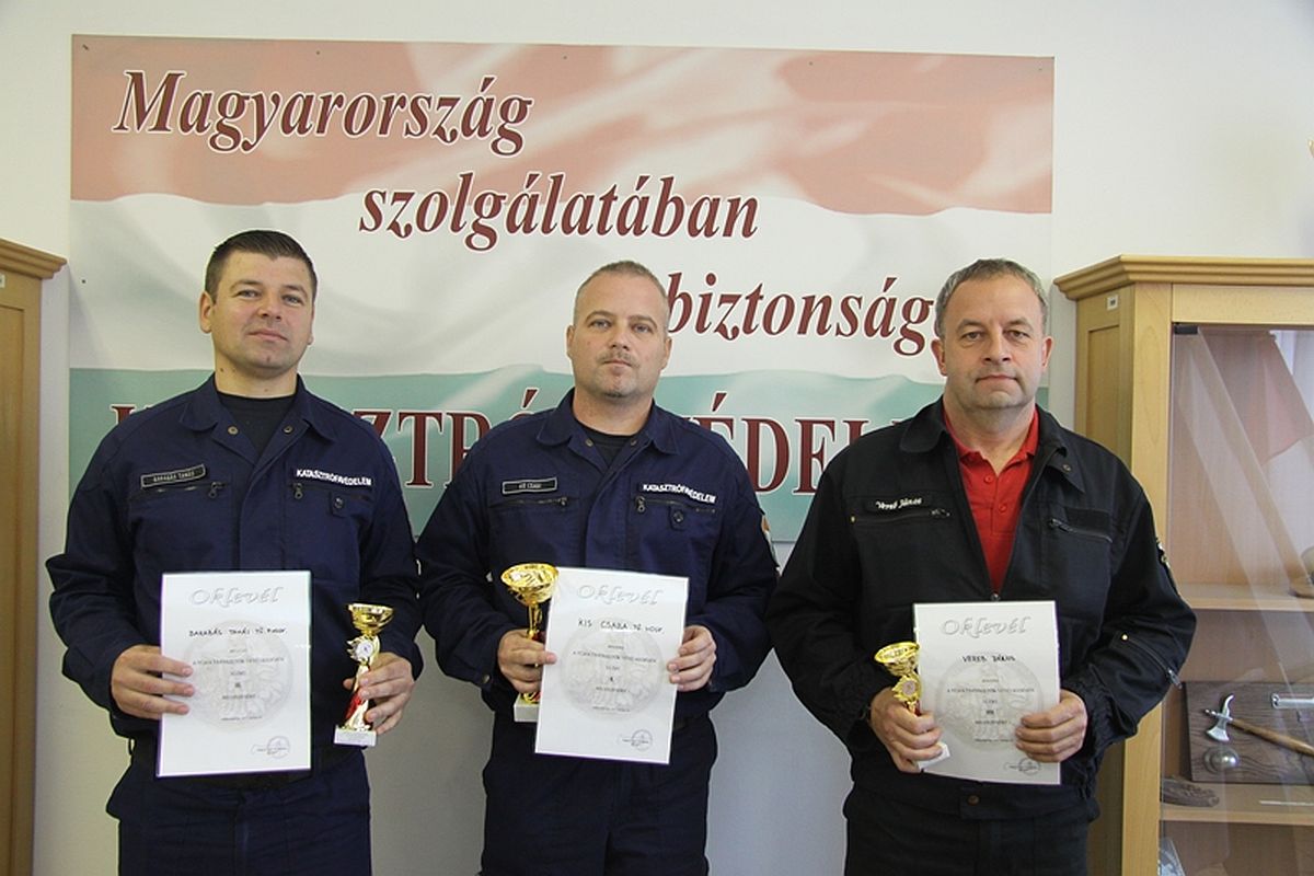 Tűzoltás-vezetők versenyeztek csütörtökön Székesfehérváron